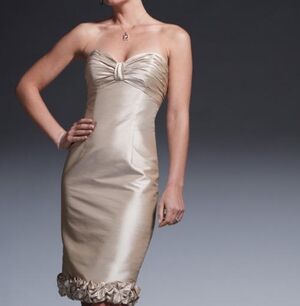 Social Occasions Silk Dress By Mon Cheri   Size 6